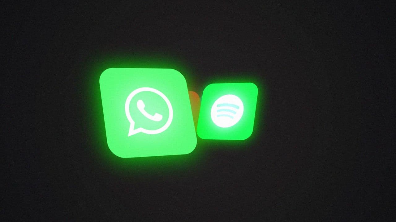 template 6 Logo Pop-Up Animation with Final Logo Reveal | Clean App Intro Effect preview